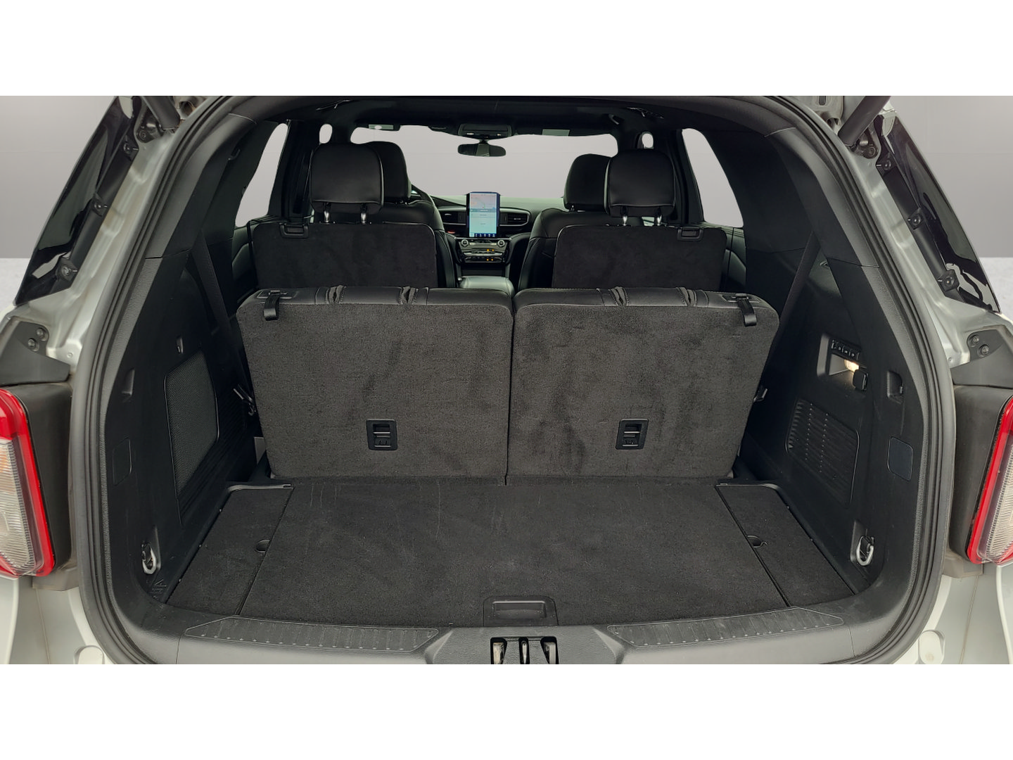 Used 2024 Ford Explorer ST w/ Equipment Group 401A AWD/4WD image 28