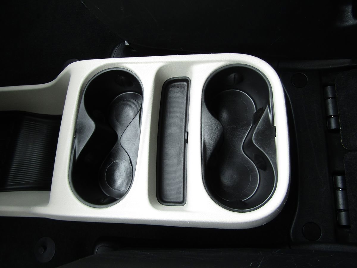 Used 2022 Chrysler Voyager LX FWD image 21