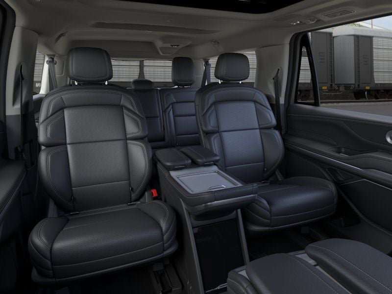 New 2026 Lincoln Navigator L Reserve AWD/4WD image 11