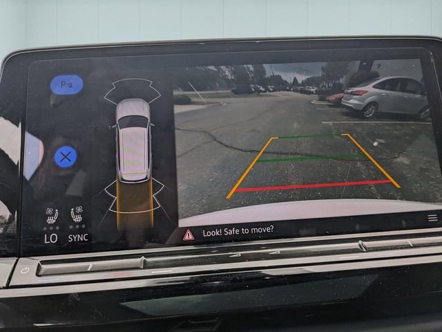 Used 2024 Volkswagen Atlas SEL AWD/4WD image 25