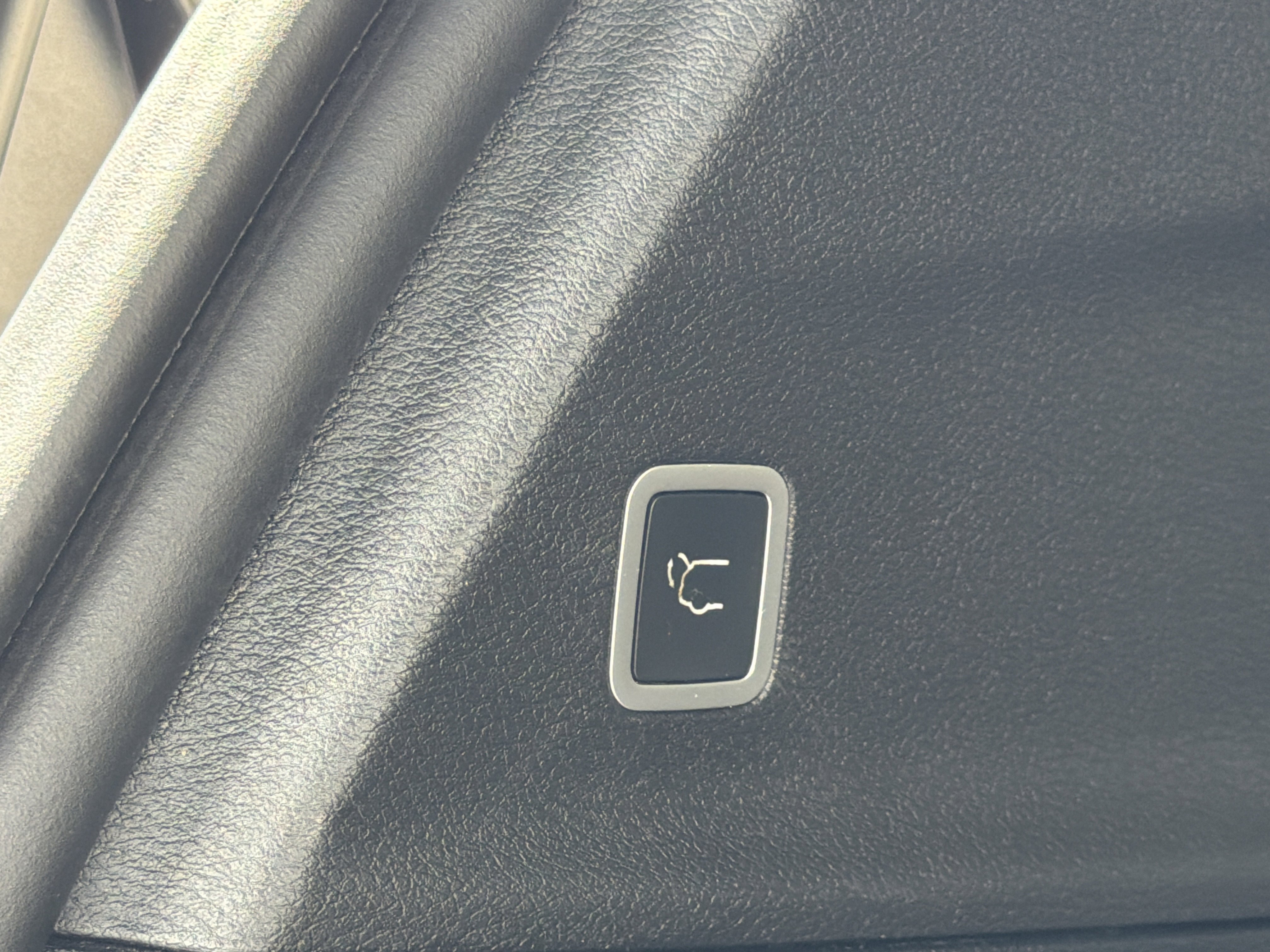 Used 2019 Chrysler Pacifica Limited FWD image 37