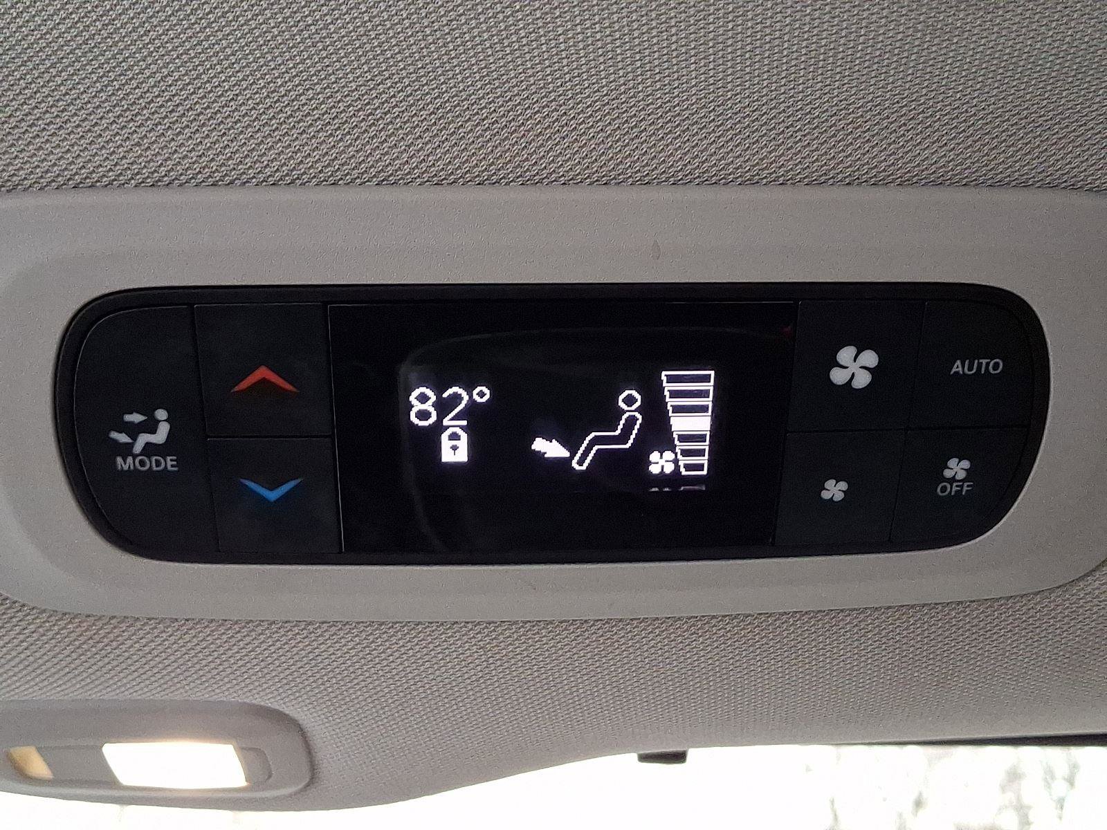 Certified 2021 Chrysler Pacifica Limited image 13