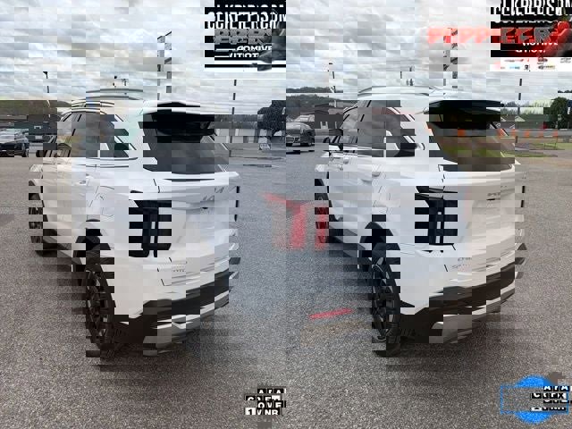 Used 2024 Kia Sorento S image 2