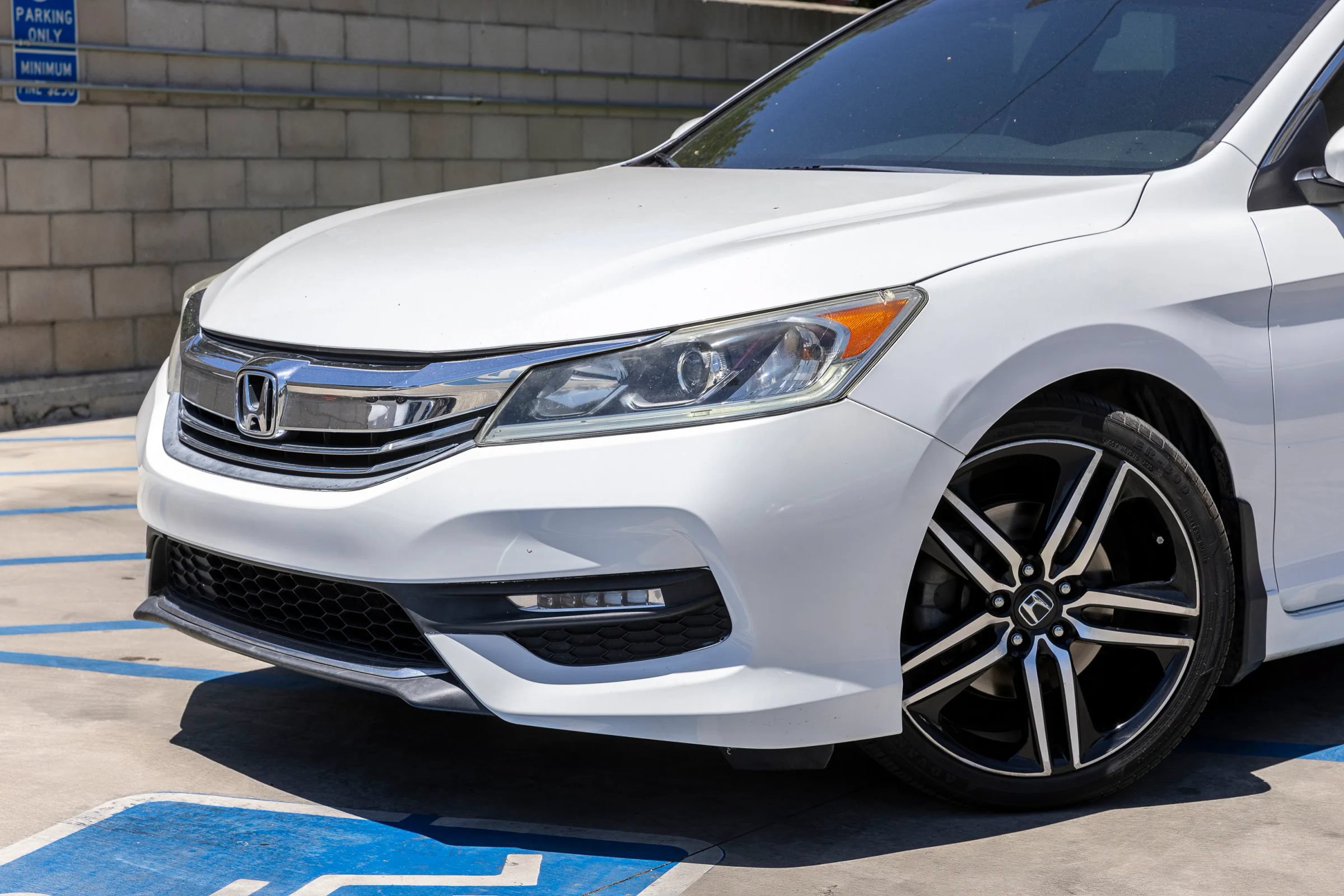 Used 2016 Honda Accord Sport image 7