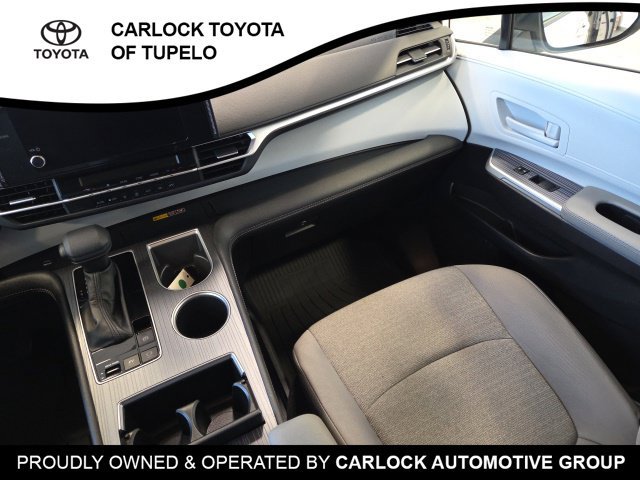 Used 2026 Toyota Sienna LE FWD image 22