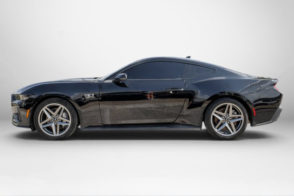 Used 2025 Ford Mustang GT Premium RWD image 9