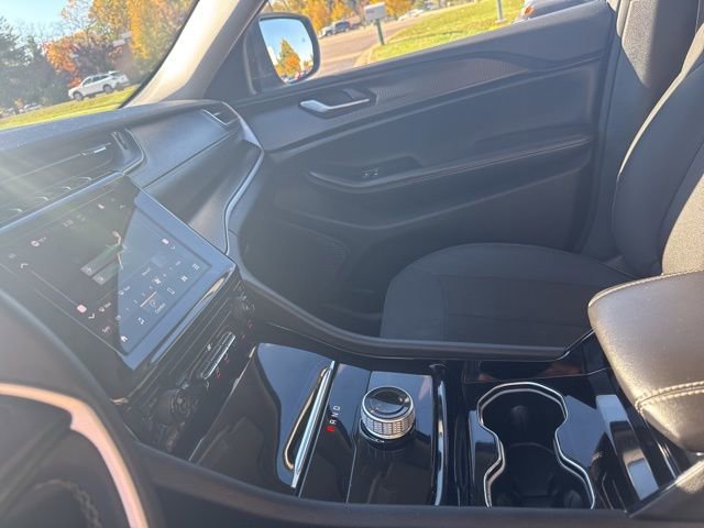 Certified 2023 Jeep Grand Cherokee Laredo image 22