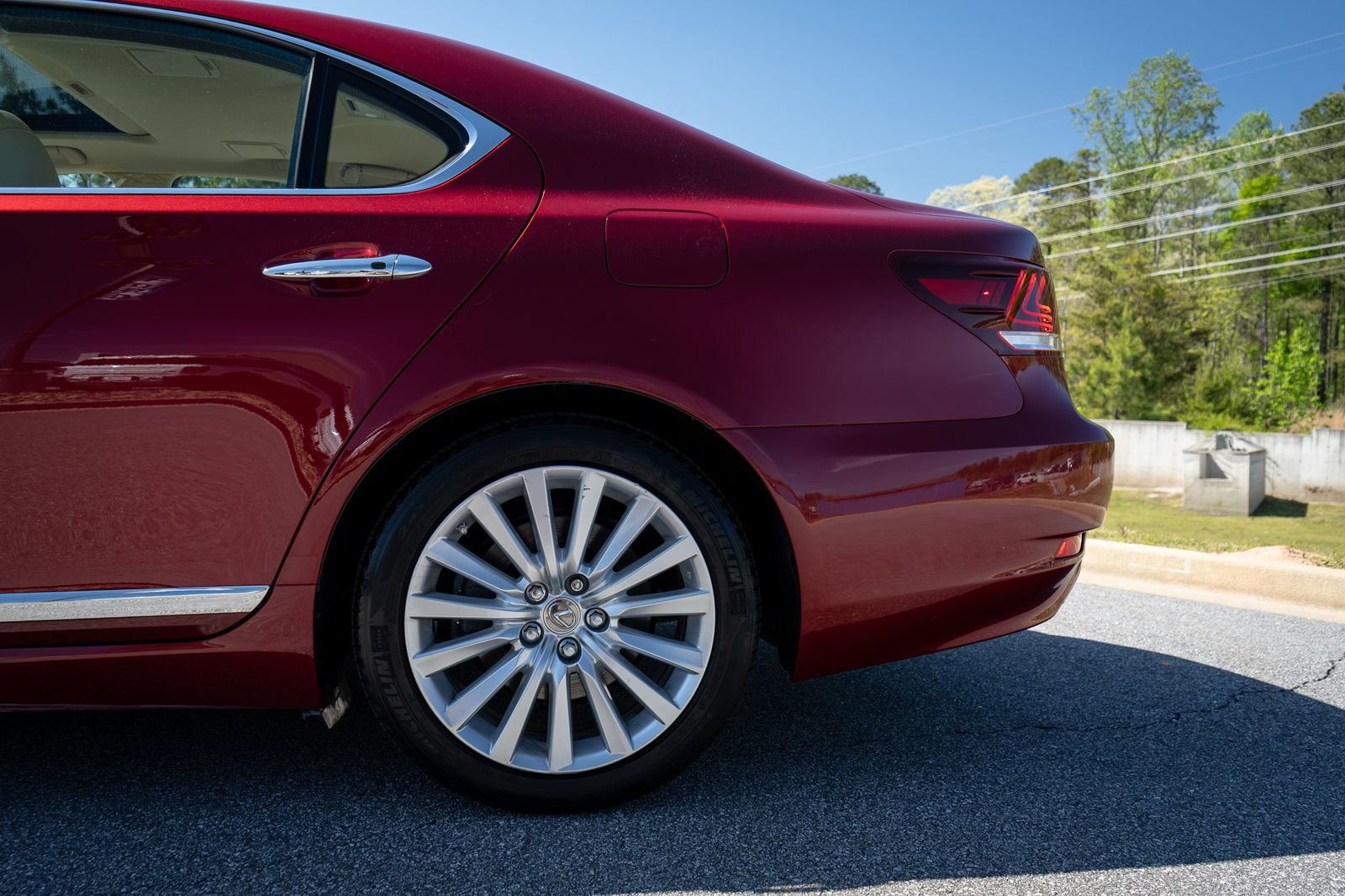 Used 2017 Lexus LS 460 AWD w/ Comfort Package image 6