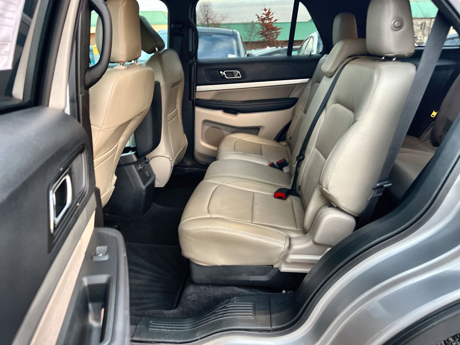 Certified 2019 Ford Explorer 4WD w/ Class III Trailer Tow Package image 23