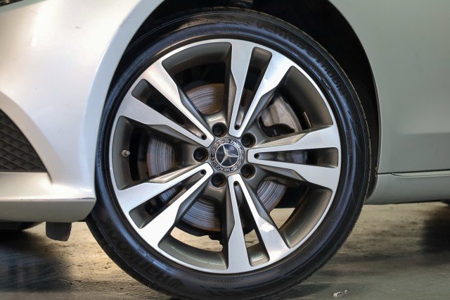 Used 2021 Mercedes-Benz C 300 4MATIC Sedan w/ Premium Package image 3