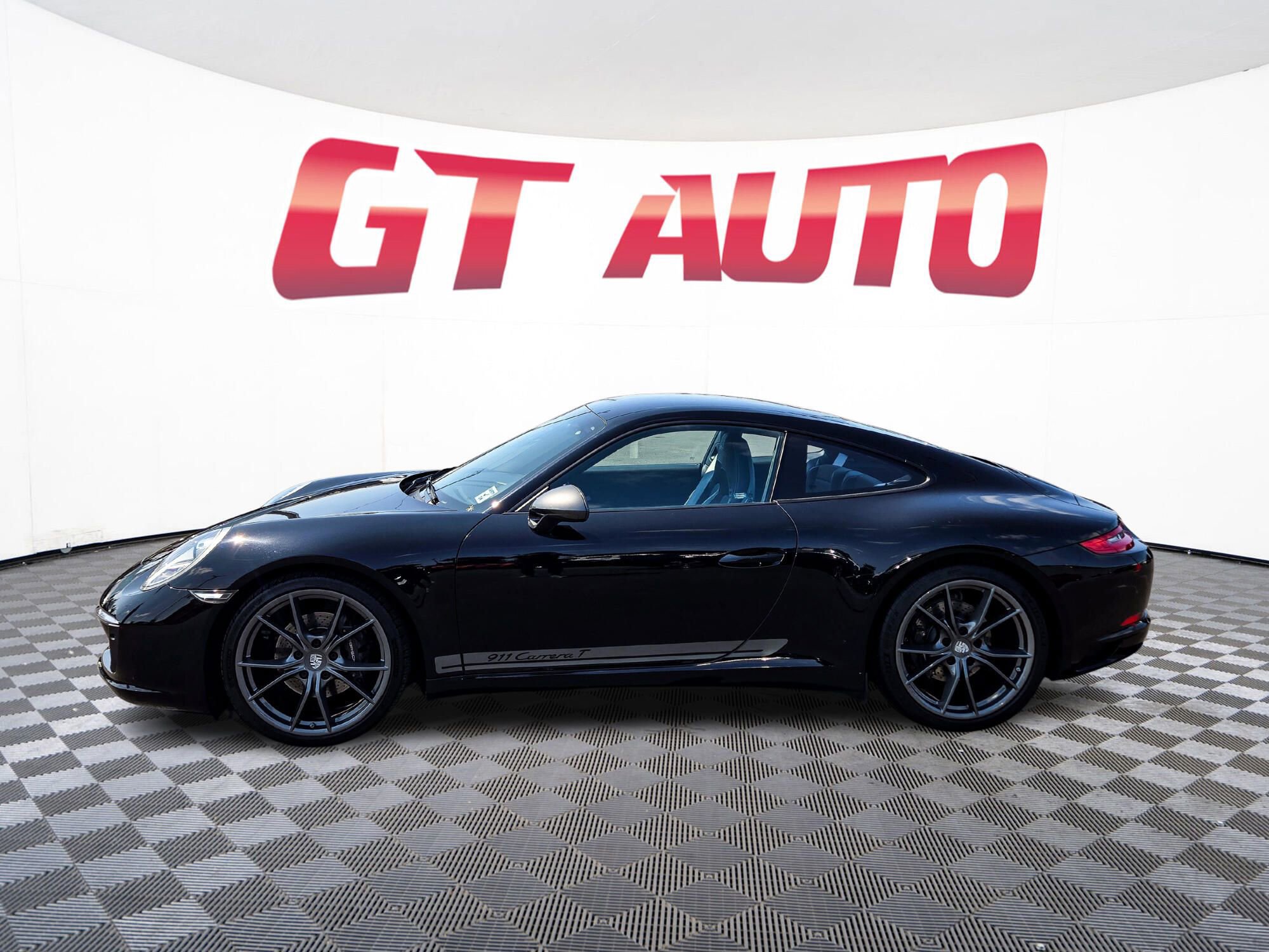Used 2019 Porsche 911 Carrera T image 4