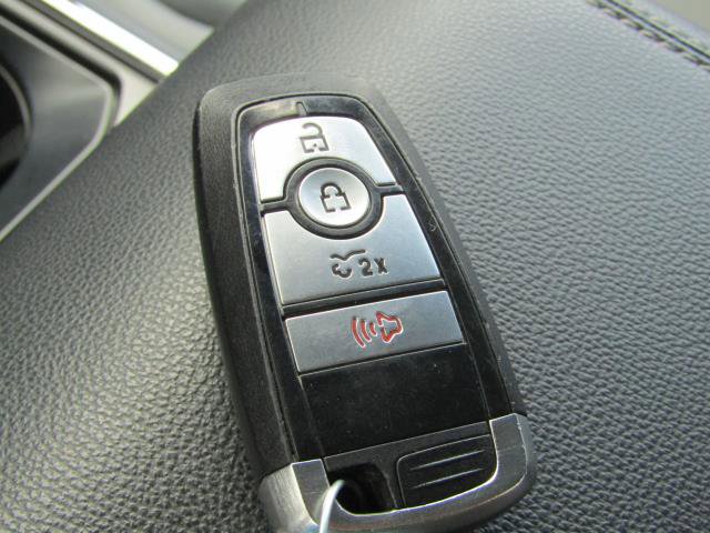 Used 2022 Ford F150 Lightning Pro AWD/4WD image 30