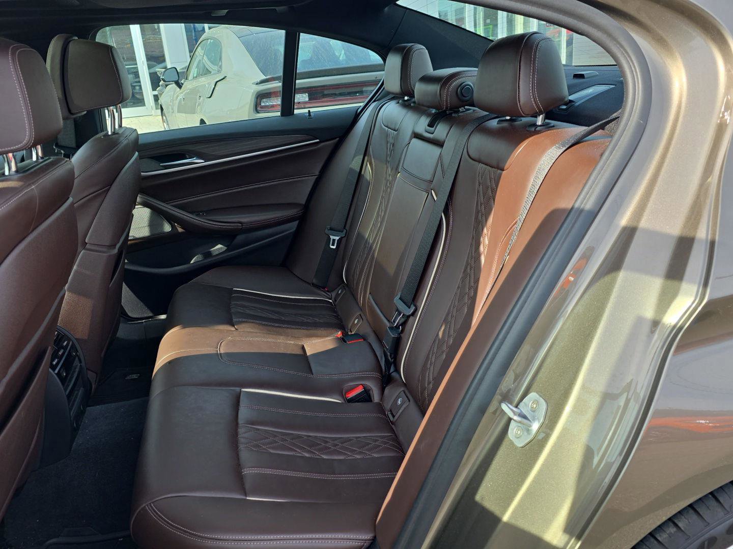 Used 2017 BMW 540i xDrive image 17