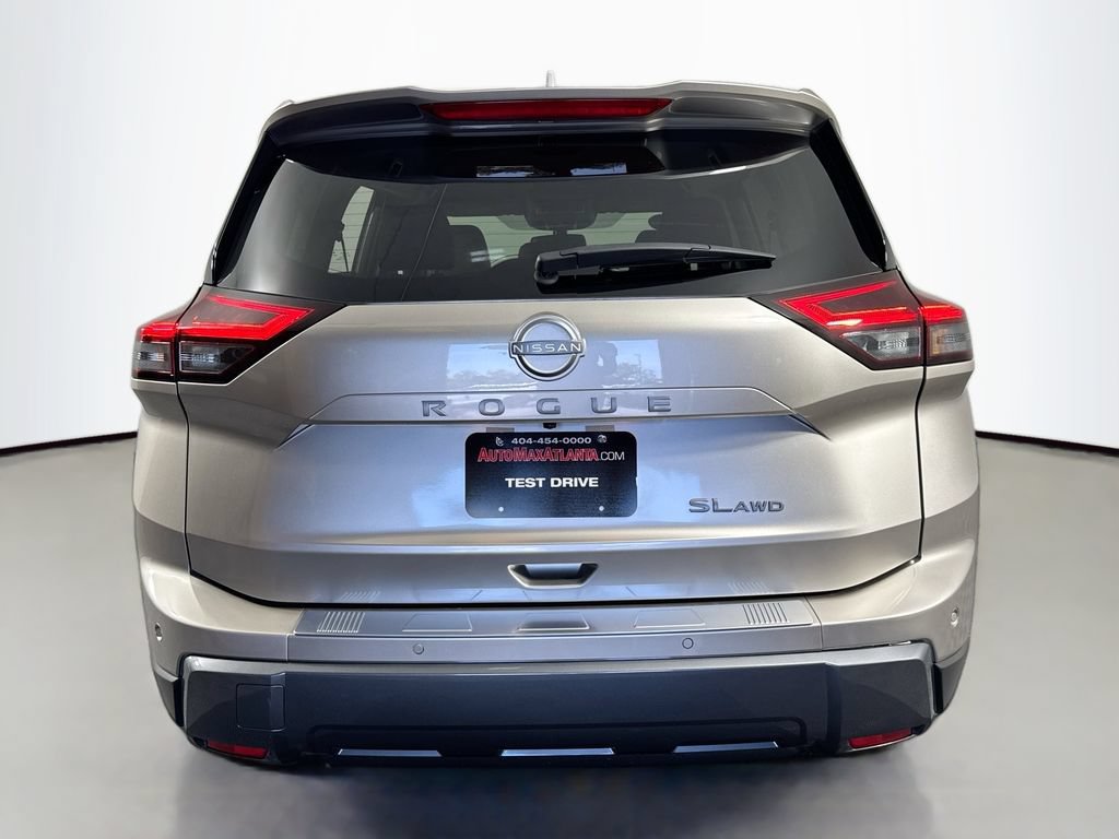 Used 2025 Nissan Rogue SL AWD/4WD image 6