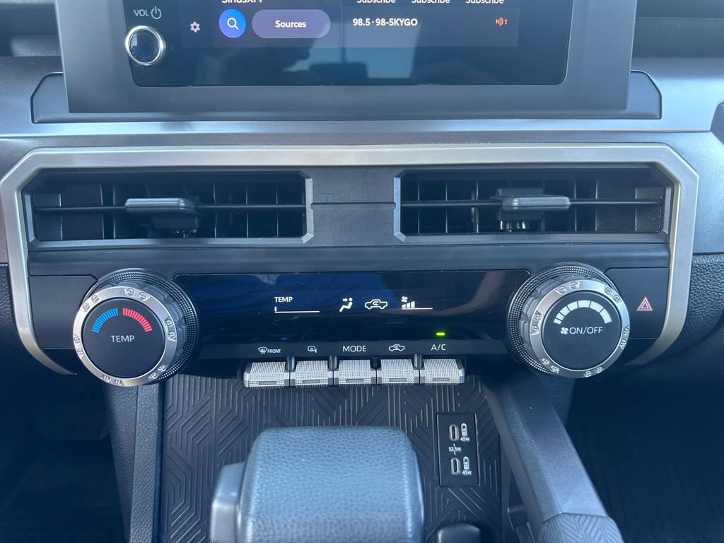 Used 2025 Toyota Tacoma SR5 AWD/4WD image 4
