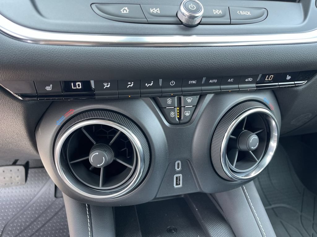 New 2026 Chevrolet Blazer LT w/ Convenience Package FWD image 18