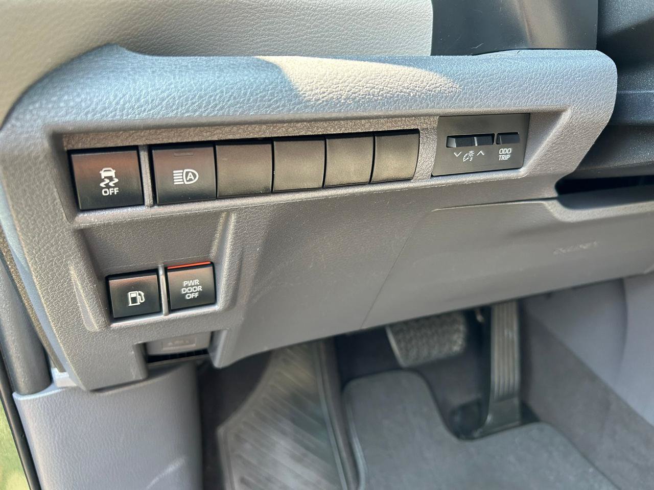 Used 2022 Toyota Sienna XLE AWD/4WD image 12