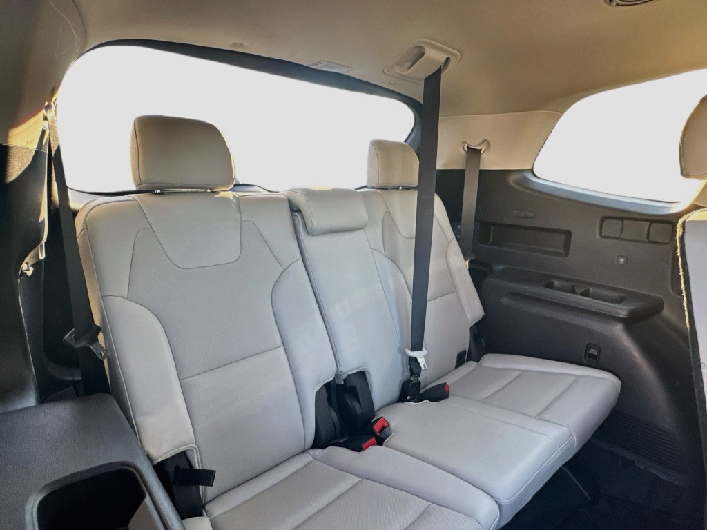 Certified 2024 Kia Telluride S w/ S Sunroof Package AWD/4WD image 33