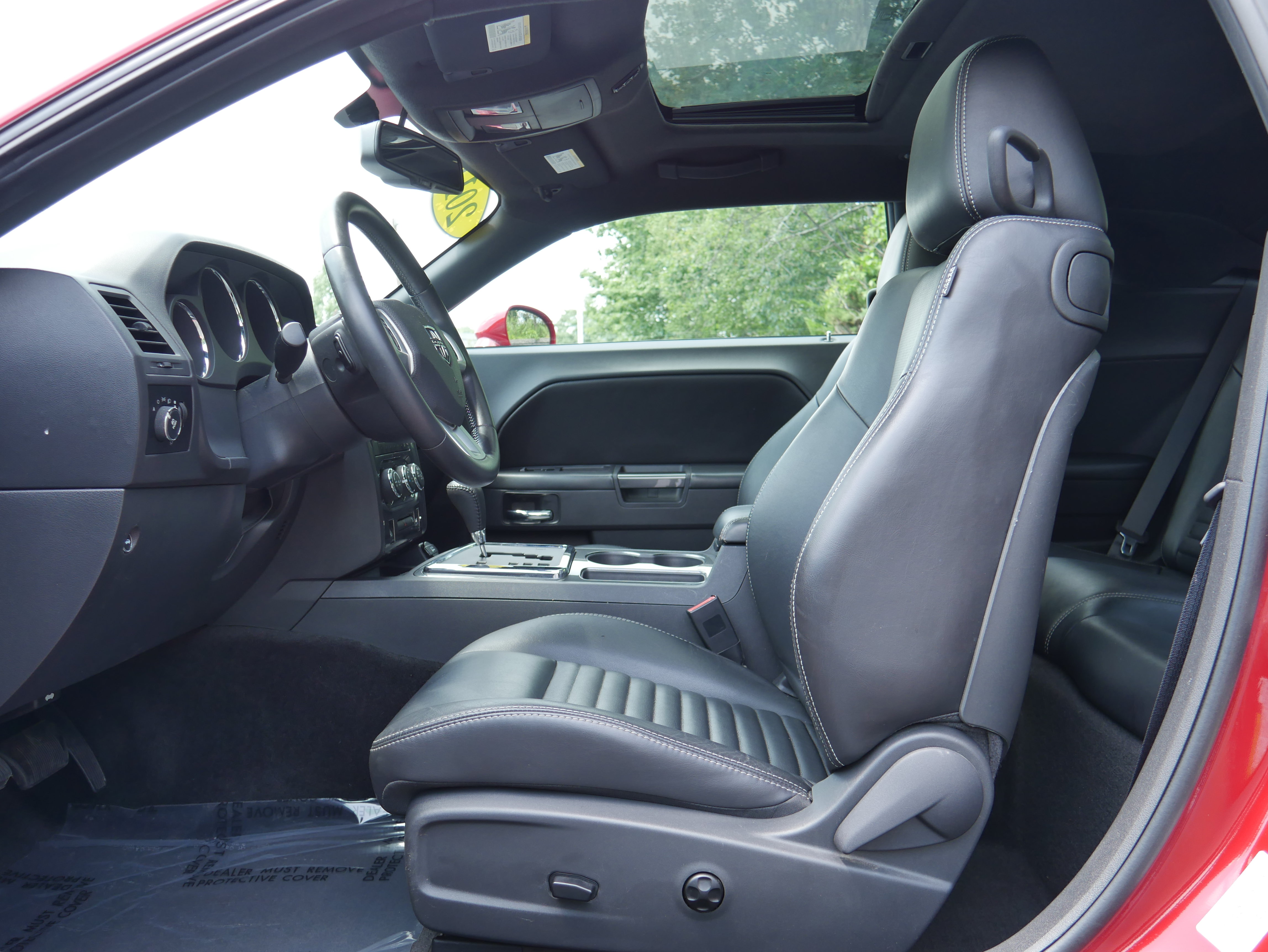 Used 2011 Dodge Challenger RWD image 12