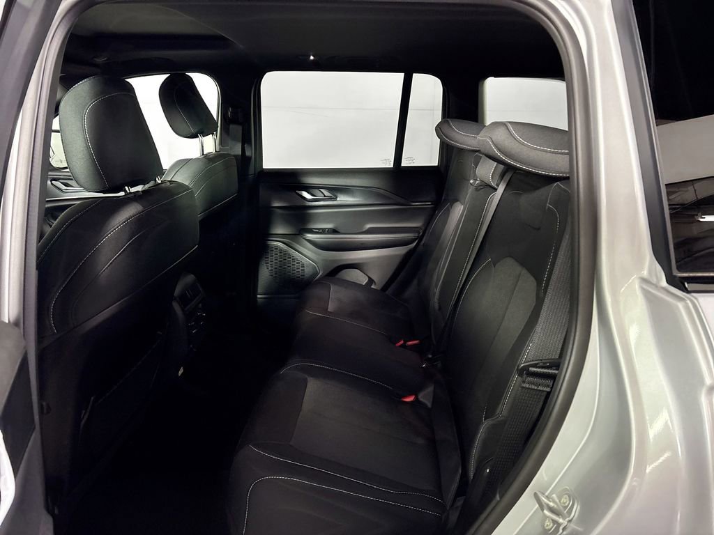 New 2026 Jeep Grand Cherokee Laredo AWD/4WD image 20