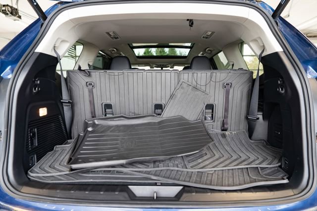 Used 2022 Subaru Ascent Limited w/ Technology Package AWD/4WD image 8