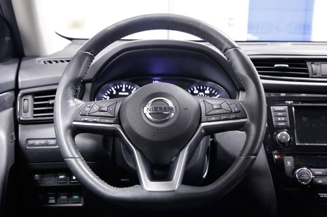 Used 2018 Nissan Rogue SV w/ Premium Package image 14