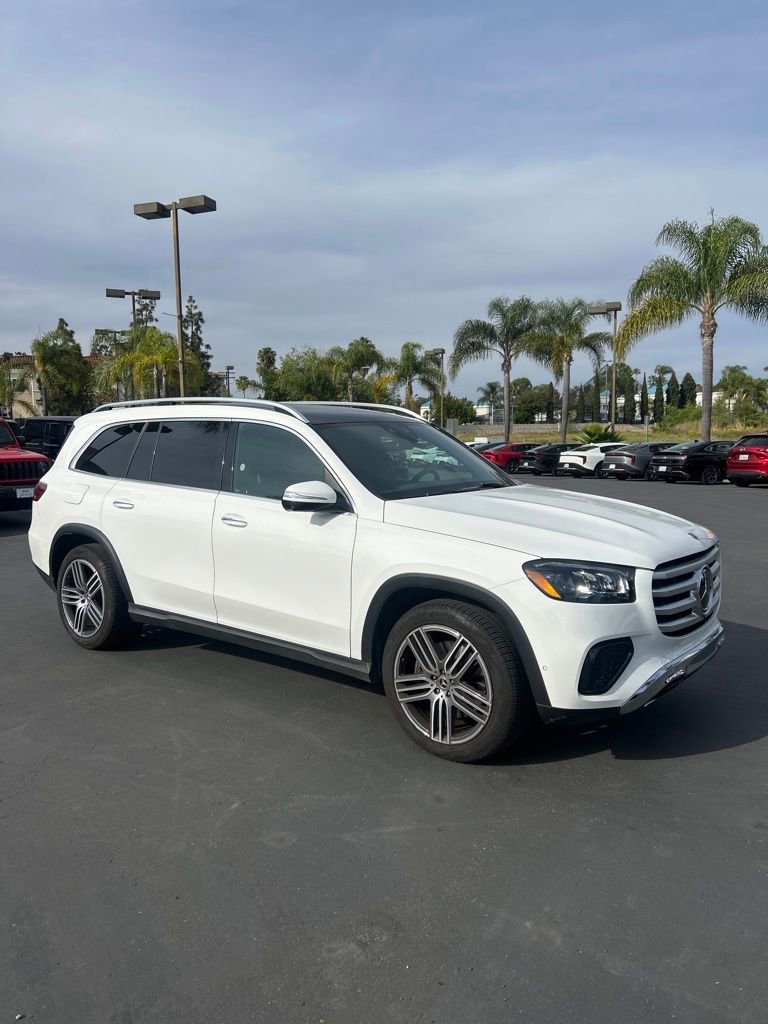 Used 2025 Mercedes-Benz GLS 450 4MATIC image 6