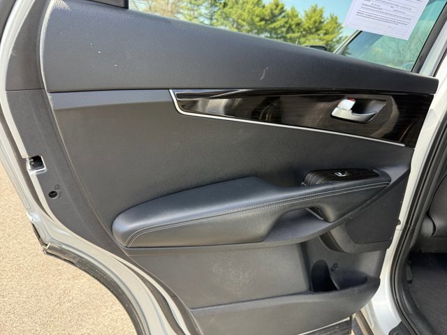 Used 2020 Kia Sorento AWD V6 image 29