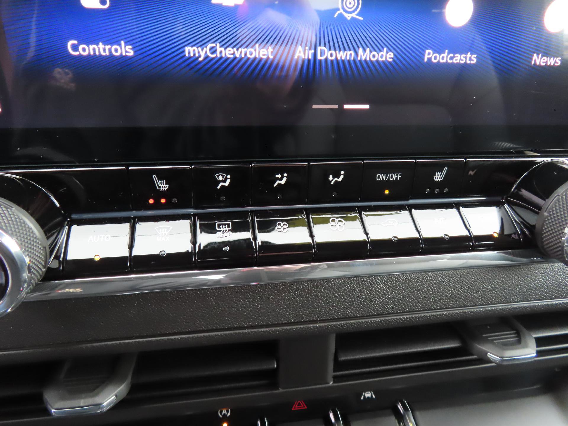 New 2025 Chevrolet Colorado Trail Boss w/ Midnight Edition image 28