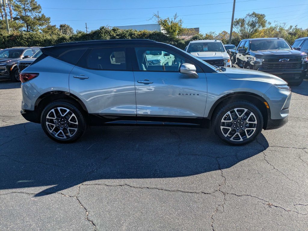 New 2026 Chevrolet Blazer RS FWD image 3