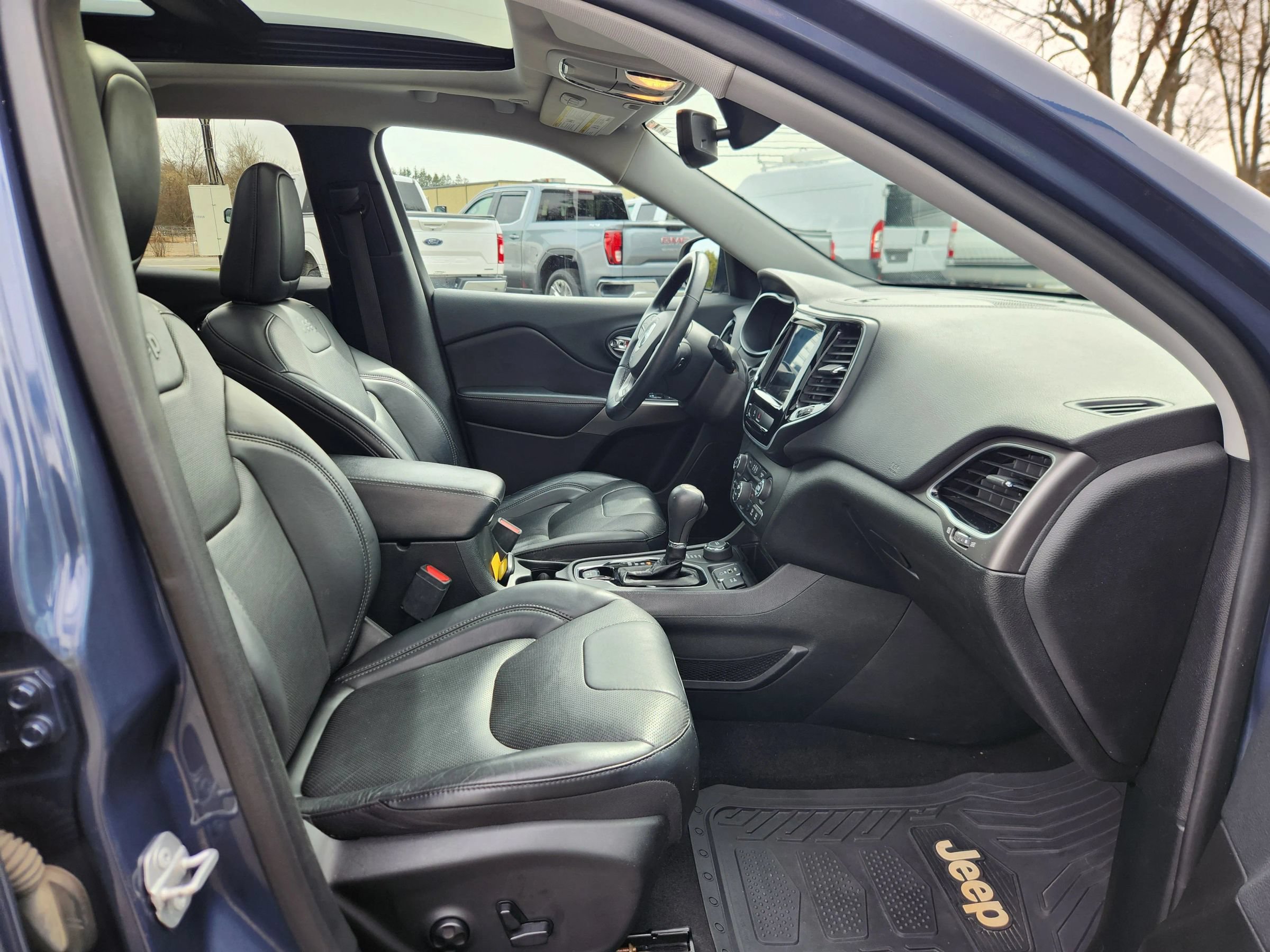 Used 2019 Jeep Cherokee Limited AWD/4WD image 45