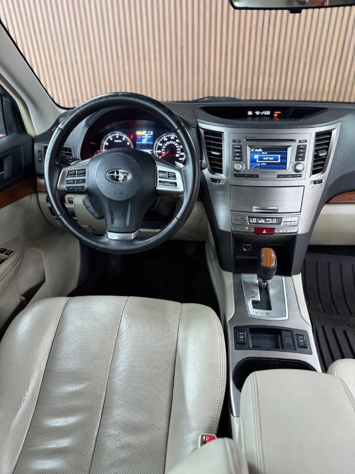Used 2013 Subaru Outback 2.5i Limited w/ Popular Pkg 3 AWD/4WD image 12