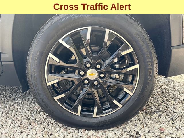Used 2025 Chevrolet Traverse LT w/ Sun and Wheel Package image 9