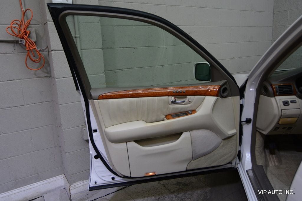 Used 2001 Lexus LS 430 RWD image 39