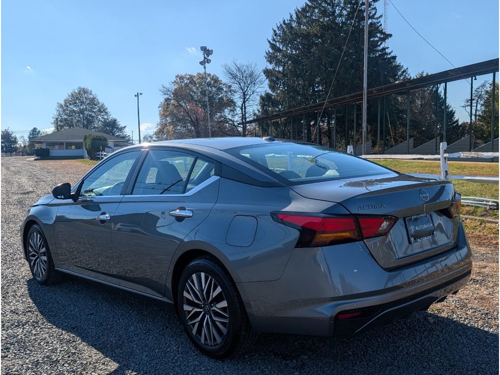 Used 2023 Nissan Altima 2.5 SV image 5