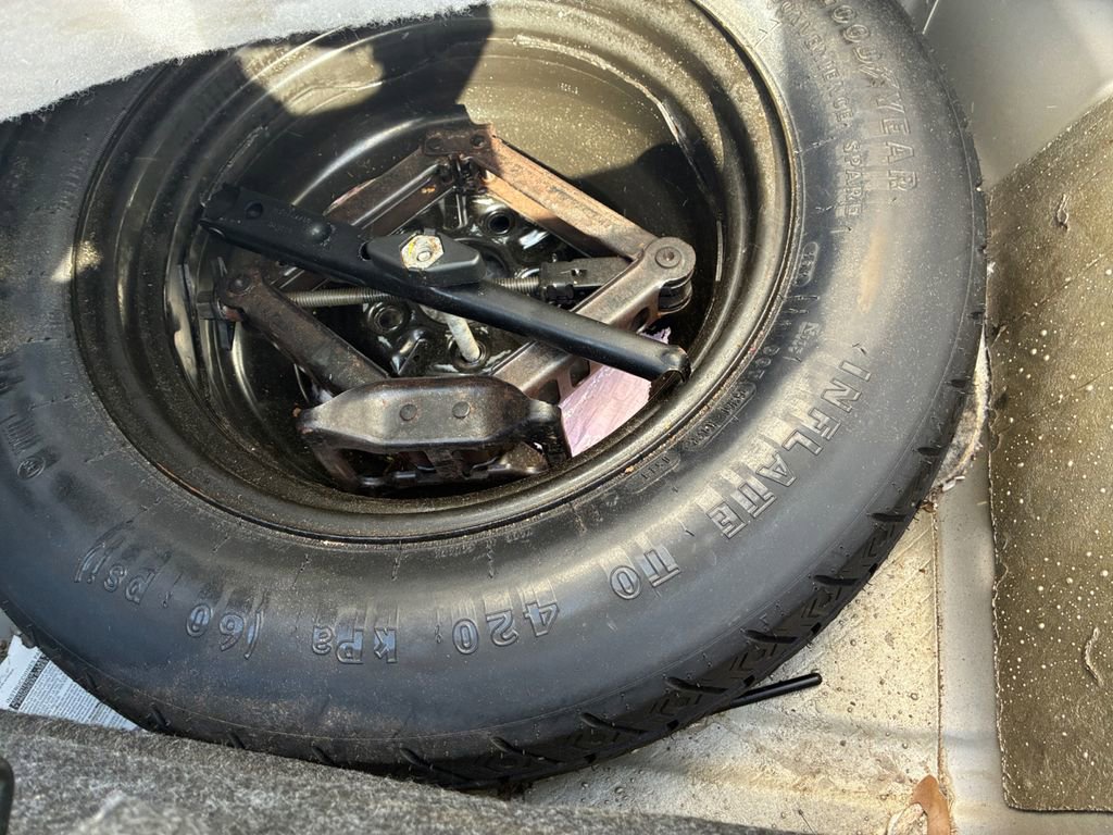 Used 2013 Chrysler 200 LX image 22