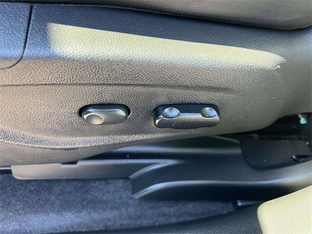 Certified 2022 Chevrolet Trax LT w/ LT Convenience Package image 14