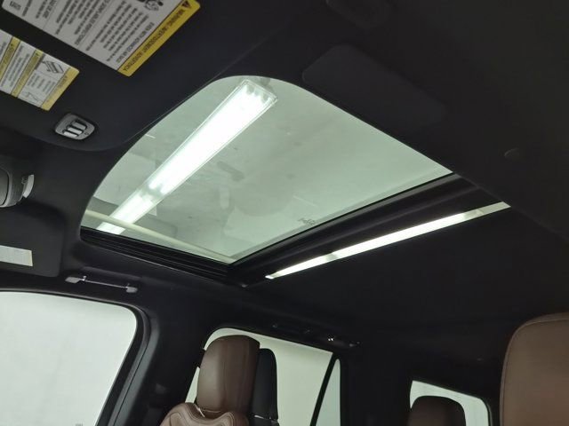 Used 2022 Lincoln Navigator Reserve AWD/4WD image 24