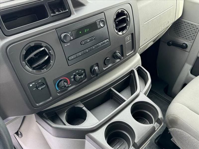 Used 2017 Ford E-350 and Econoline 350 Super Duty w/ Exterior Upgrade Package RWD image 7