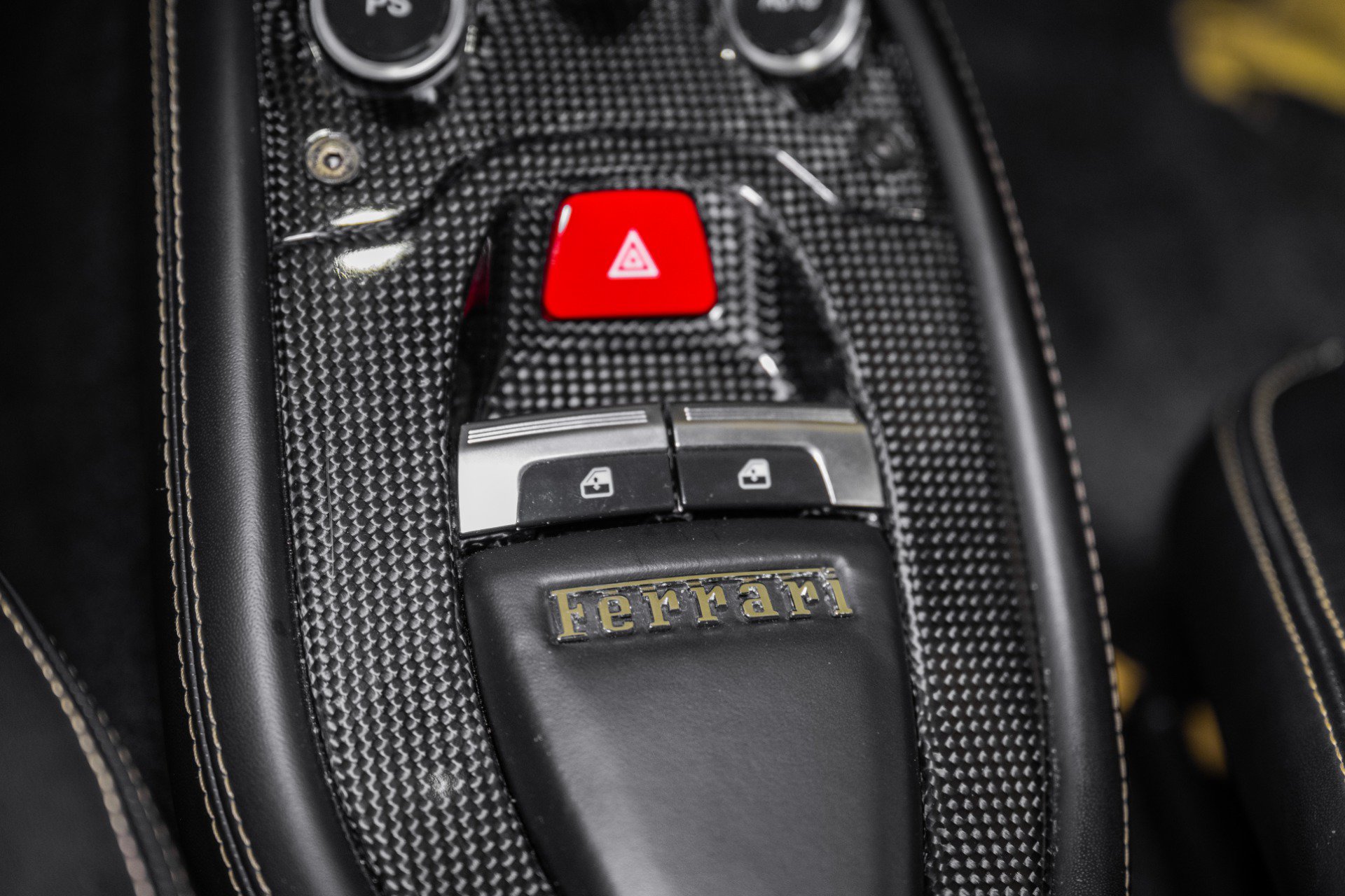 Used 2011 Ferrari 458 Italia Coupe RWD image 37