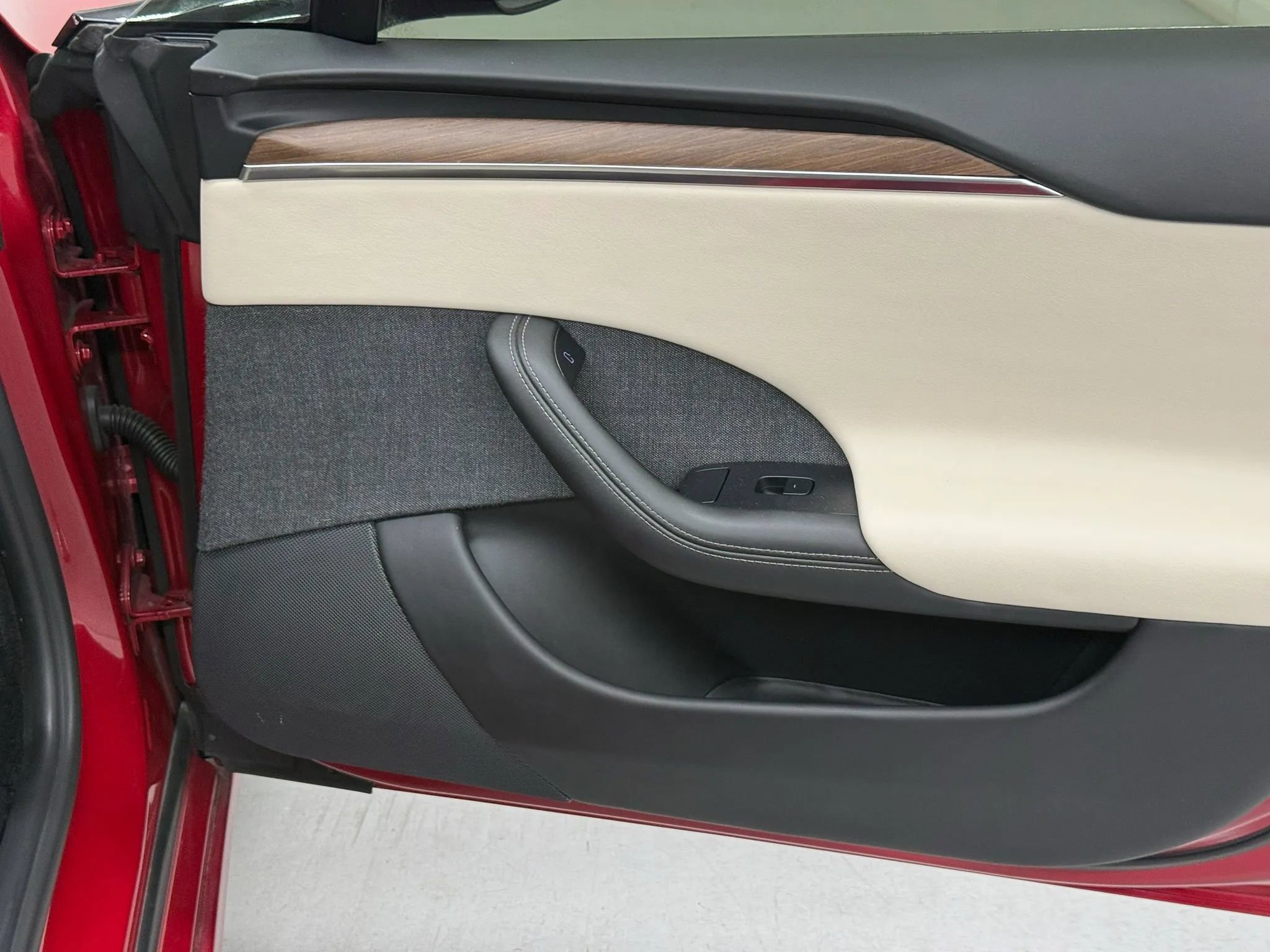 Used 2021 Tesla Model S Plaid image 30