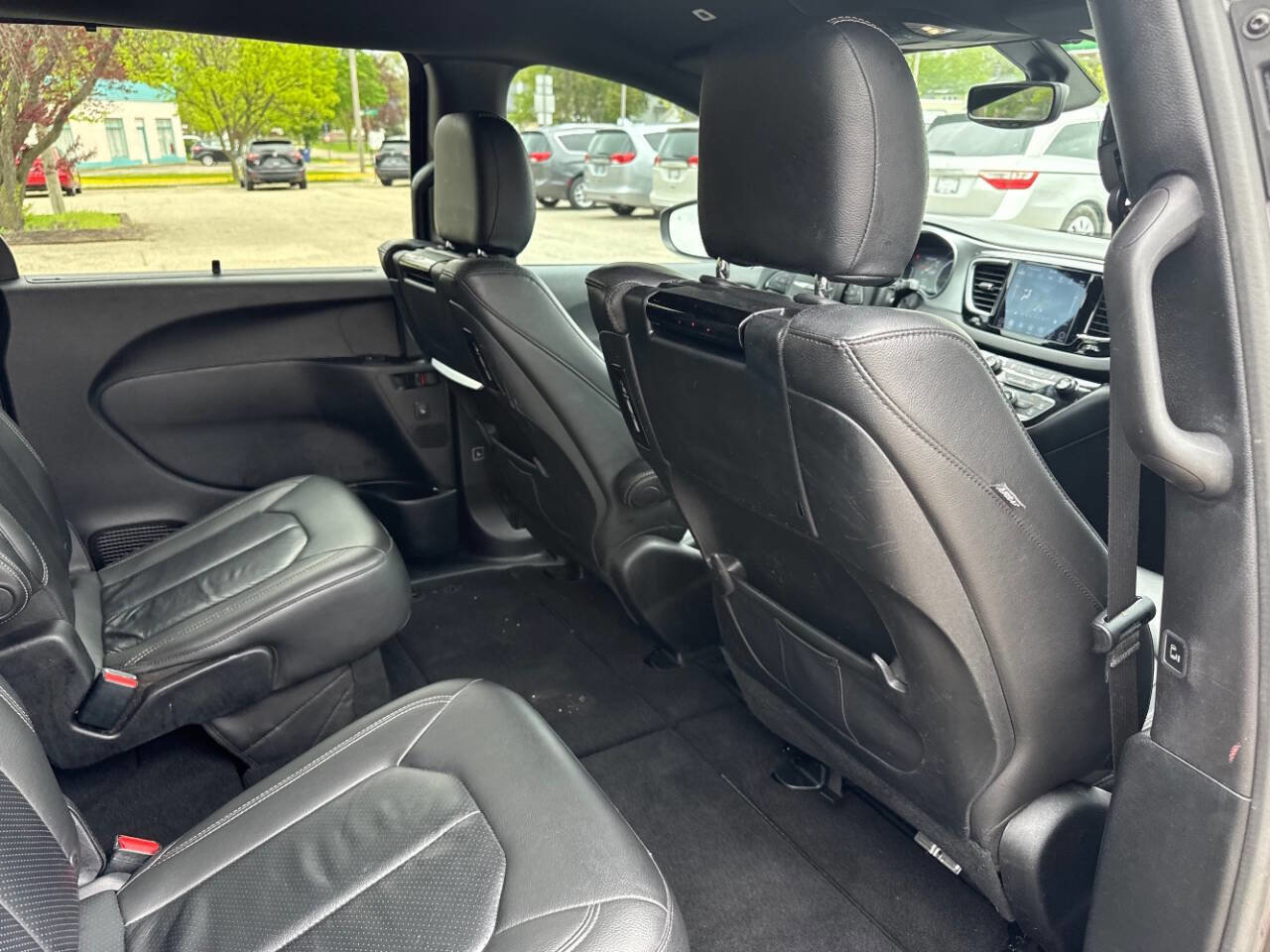 Used 2018 Chrysler Pacifica Touring-L Plus FWD image 35