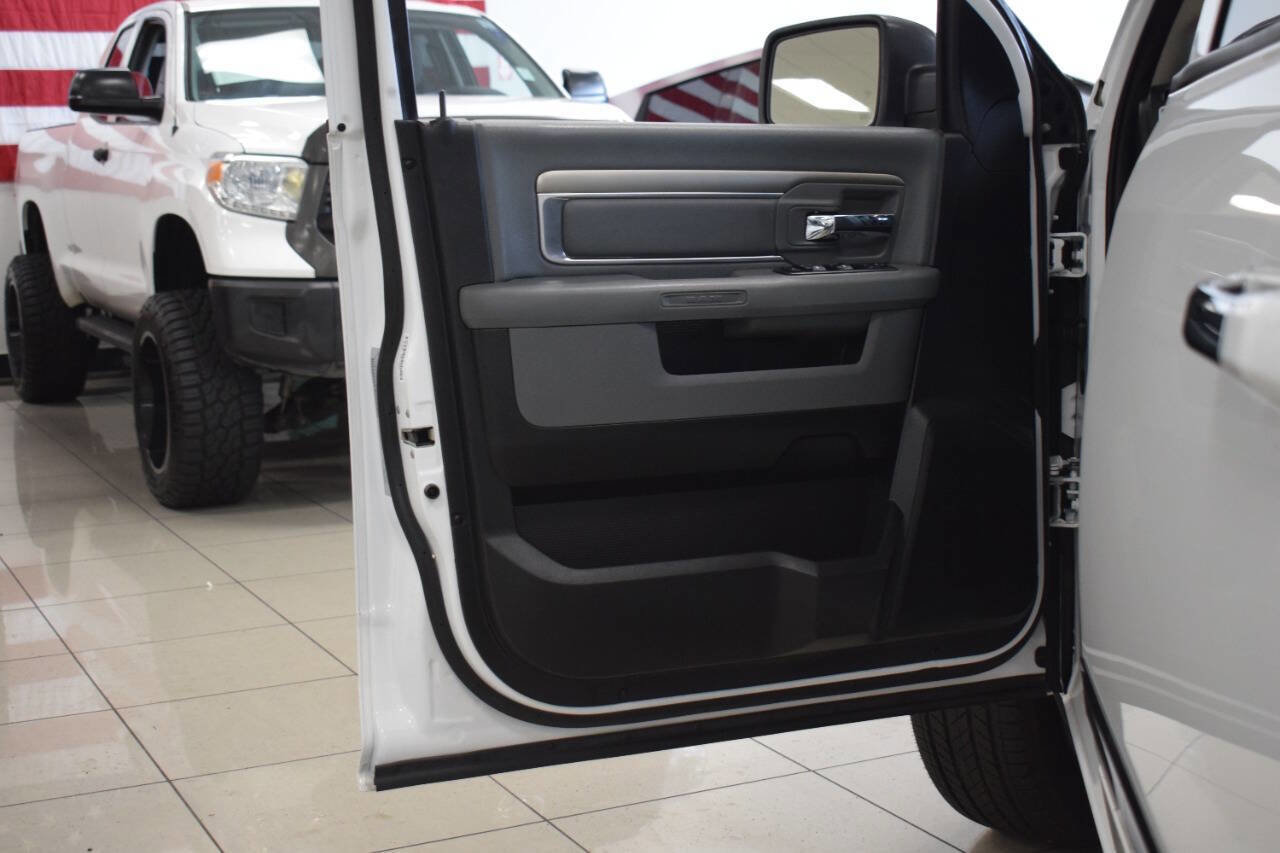 Used 2018 RAM 1500 Big Horn RWD image 28