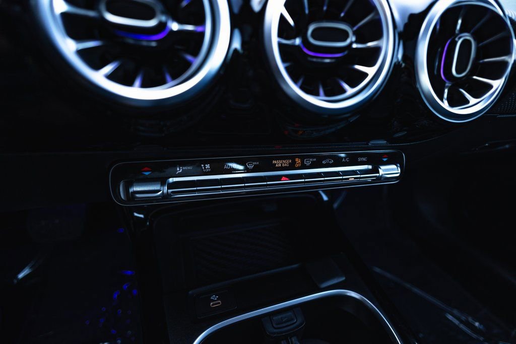 Used 2025 Mercedes-Benz CLA 250 4MATIC image 15