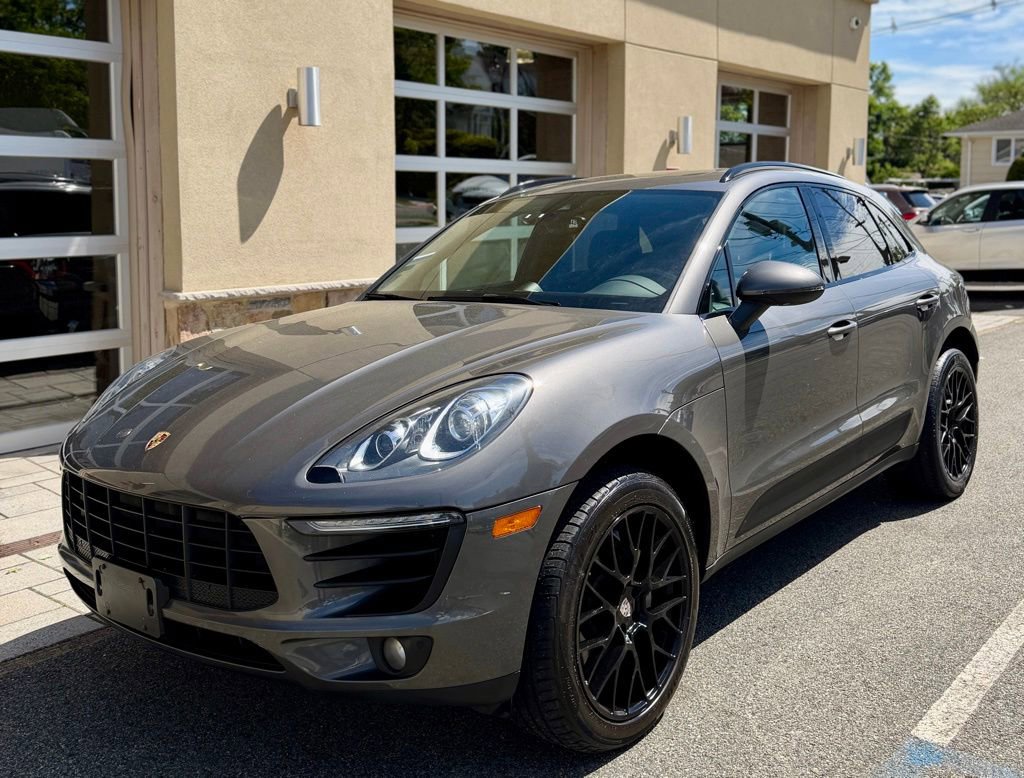 Used 2018 Porsche Macan S AWD/4WD image 1