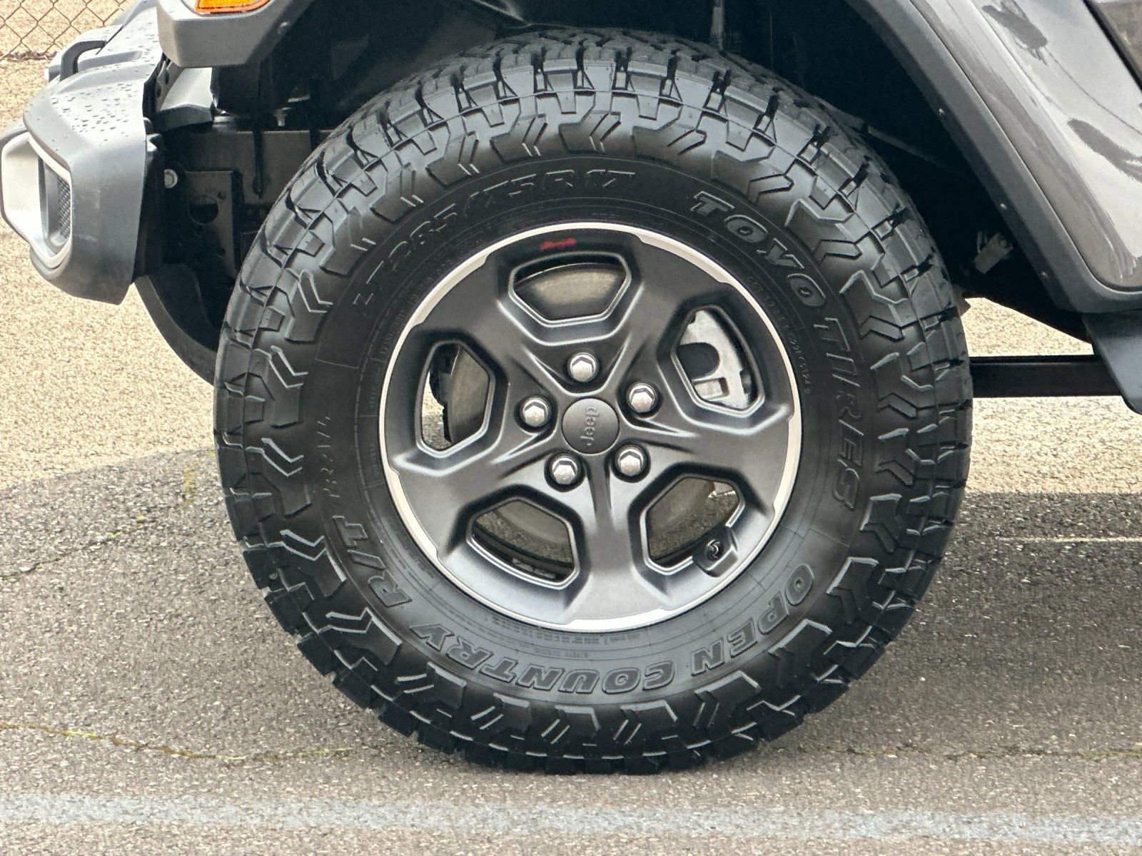 Used 2020 Jeep Gladiator Overland image 24