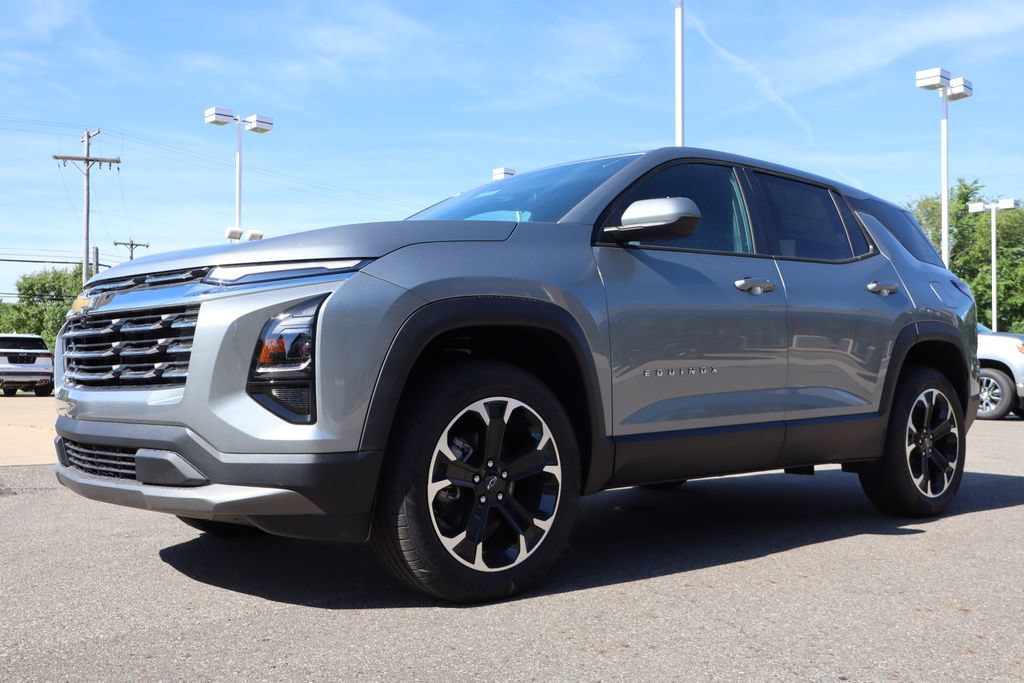 New 2026 Chevrolet Equinox LT w/ Convenience Package II FWD image 7