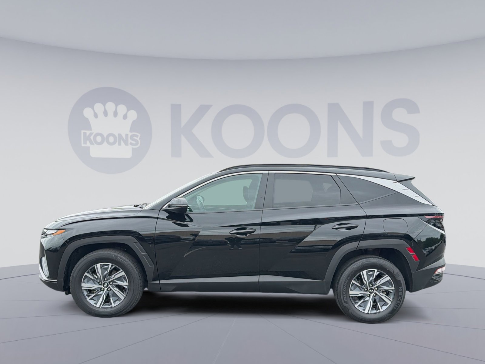 Used 2023 Hyundai Tucson Blue AWD/4WD image 2