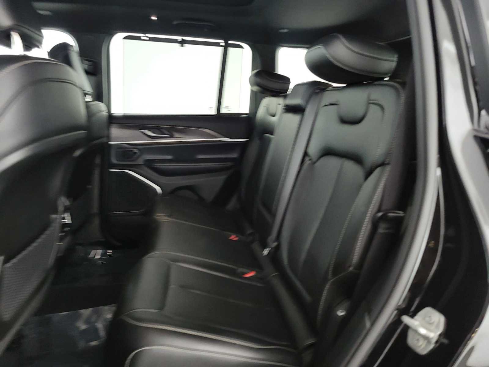 Used 2024 Jeep Grand Cherokee Limited 4xe AWD/4WD image 15