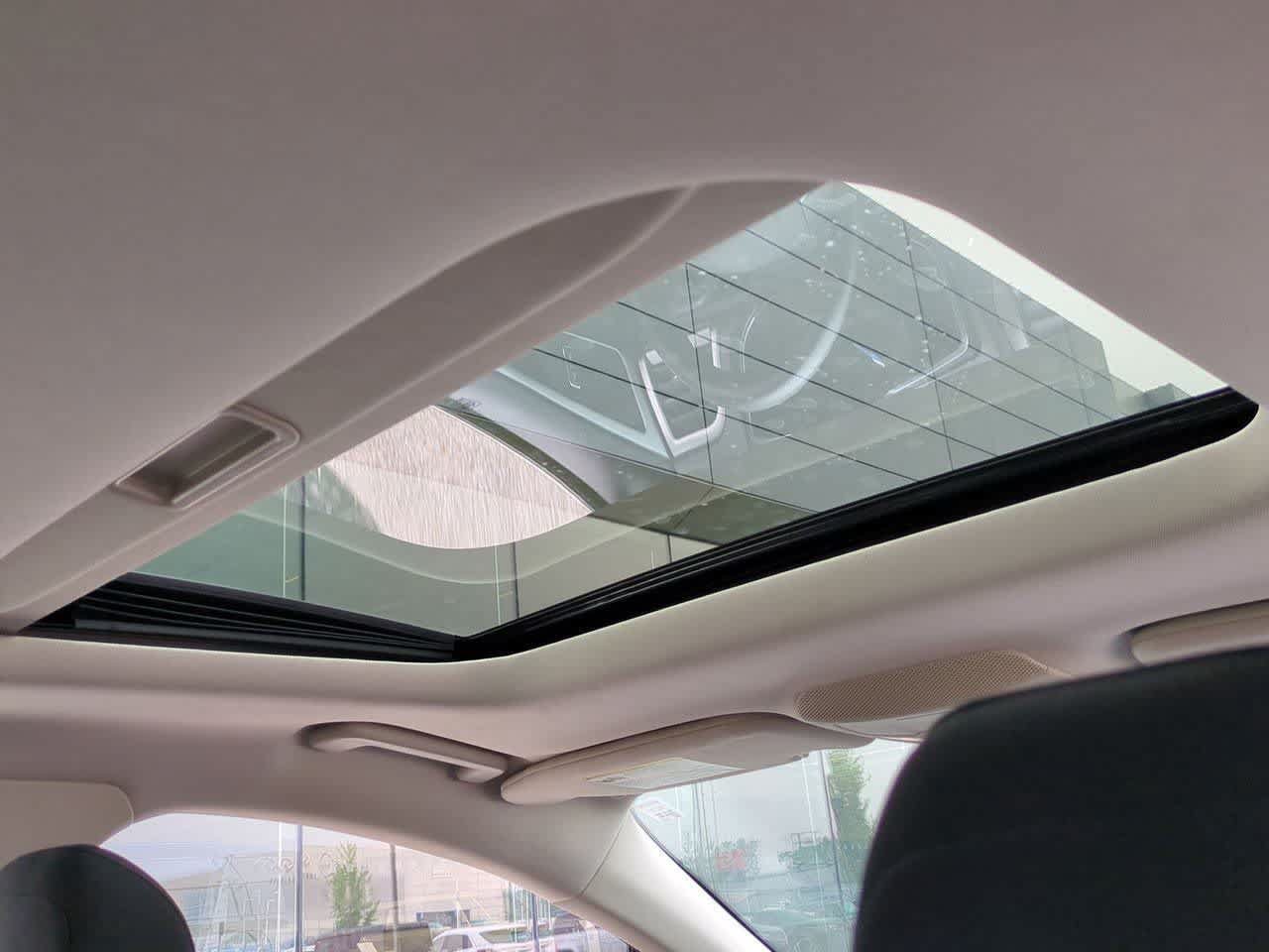 Used 2020 Ford Fusion SE FWD image 21